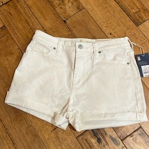 Women’s universal thread white shorts